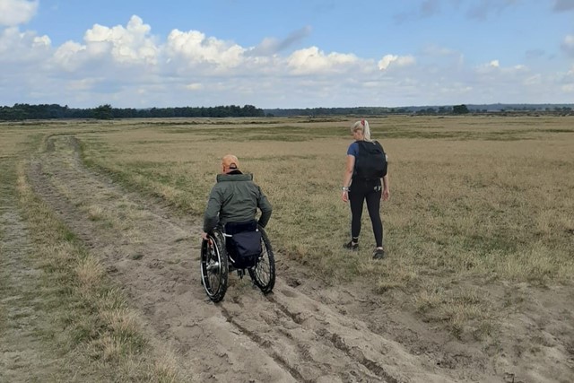 Sanne wandelt lang(e afstanden) met… Sebastiaan van Nieuwenhuizen