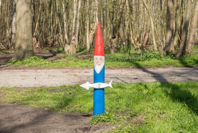 Bordjes En Markeringen Tijdens Het Wandelen Paaltjeswandelingen