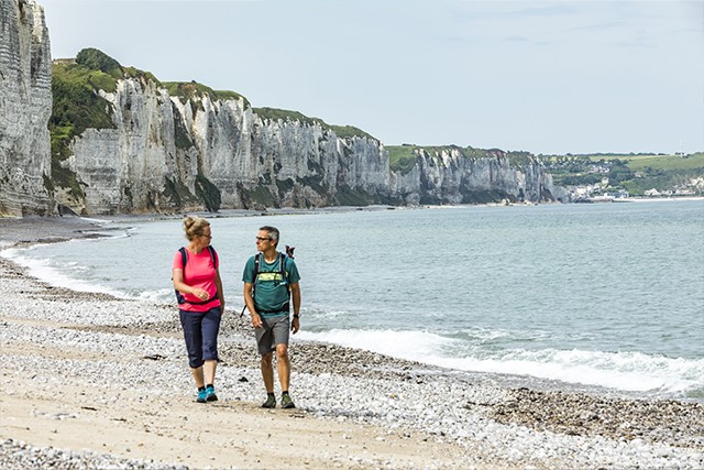 De spierwitte krijtrotsen in Étretat