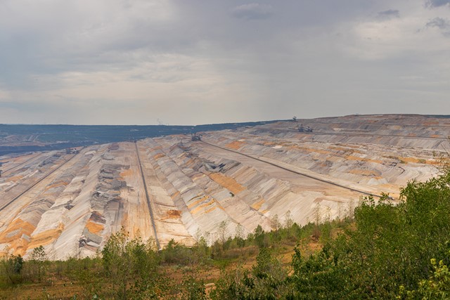 afbeelding van een groeve in Hambach waar je ver van je vandaan kunt kijken.