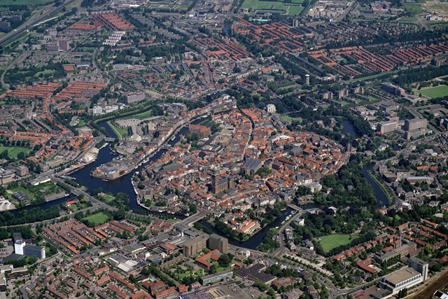 afbeelding van Zwolle van bovenaf.