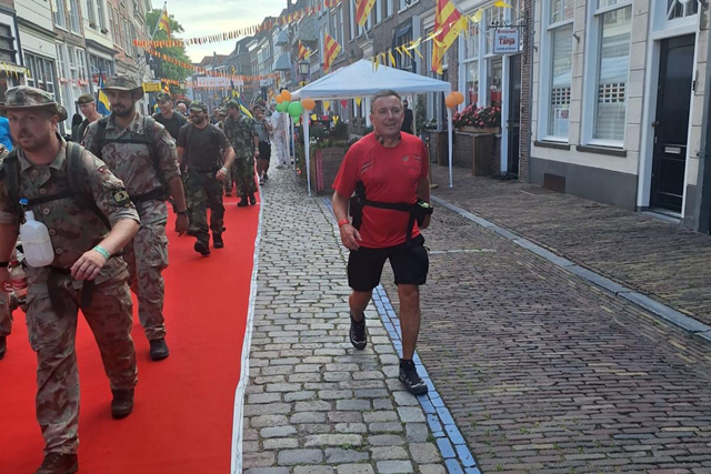 Je Hoeft Het Niet Te Overdrijven (1)