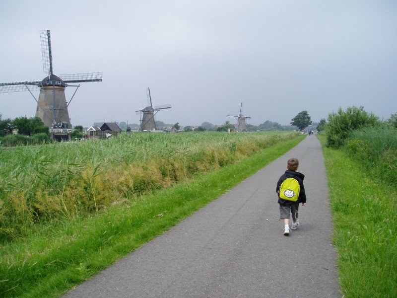 Jonge wandelaar bij Kinderdijk, foto: Marina Dentinger