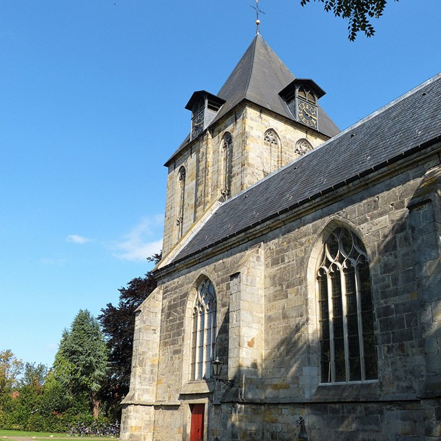 afbeelding van het zijaanzicht van de Oude Kerk in Delden Flickr Joeke Pieters