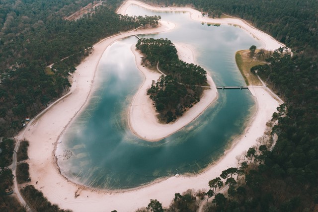 Henschotermeer vanuit de lucht.