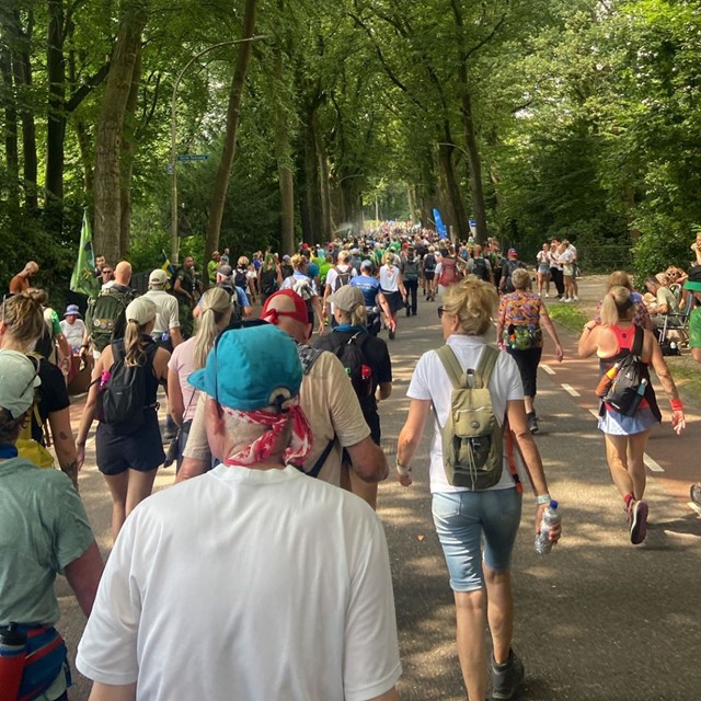 Op weg naar de Via Gladiola: Heeft Jeff de finish gehaald?; 4Daagse deelnemers onderweg