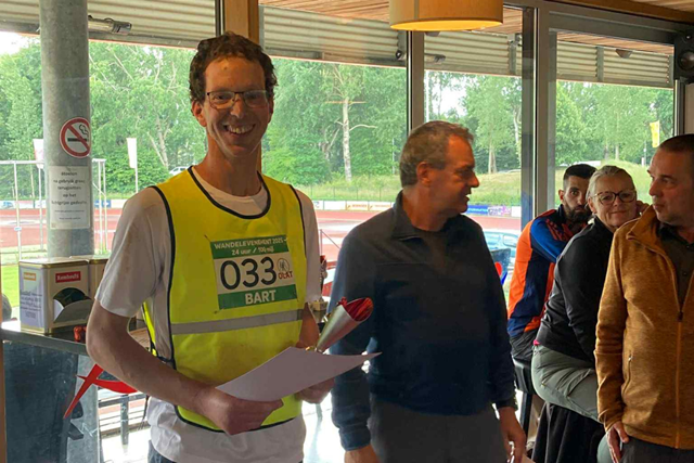 Sanne Wandelt Lang(E Afstanden) Met… Bart De Vries Uitdaging En Ontspanning