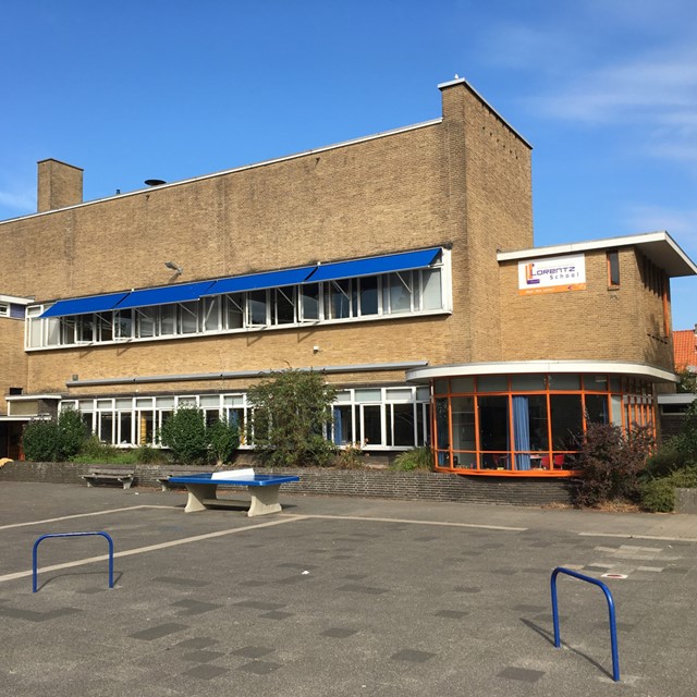 afbeelding van de Lorentzschool van Dudok in Hilversum.