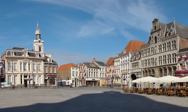  Het marktplein Bergen op Zoom