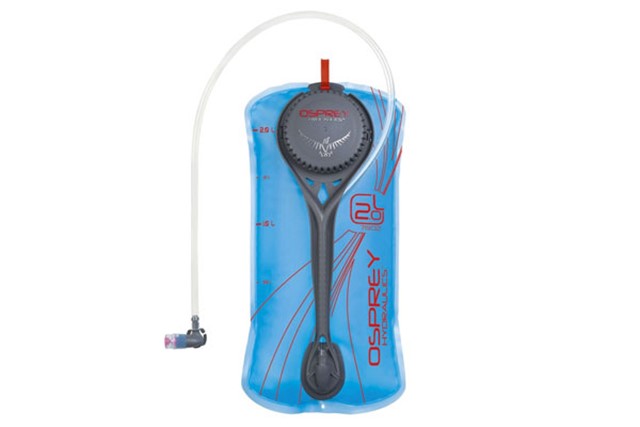 Osprey Hydraulics: voorbeeld van een drinksysteem dat in het rugpand van sommige dagrugzakken past. In plaats van een drinkfles.