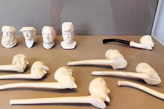 Afbeelding kleipijpen in het Gouds Museum