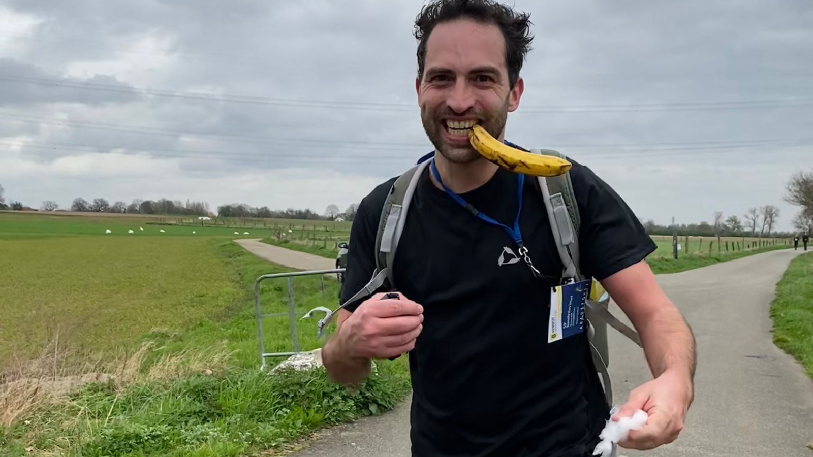 Sanne Wandelt Lang(E Afstanden) Met… Paul Konings