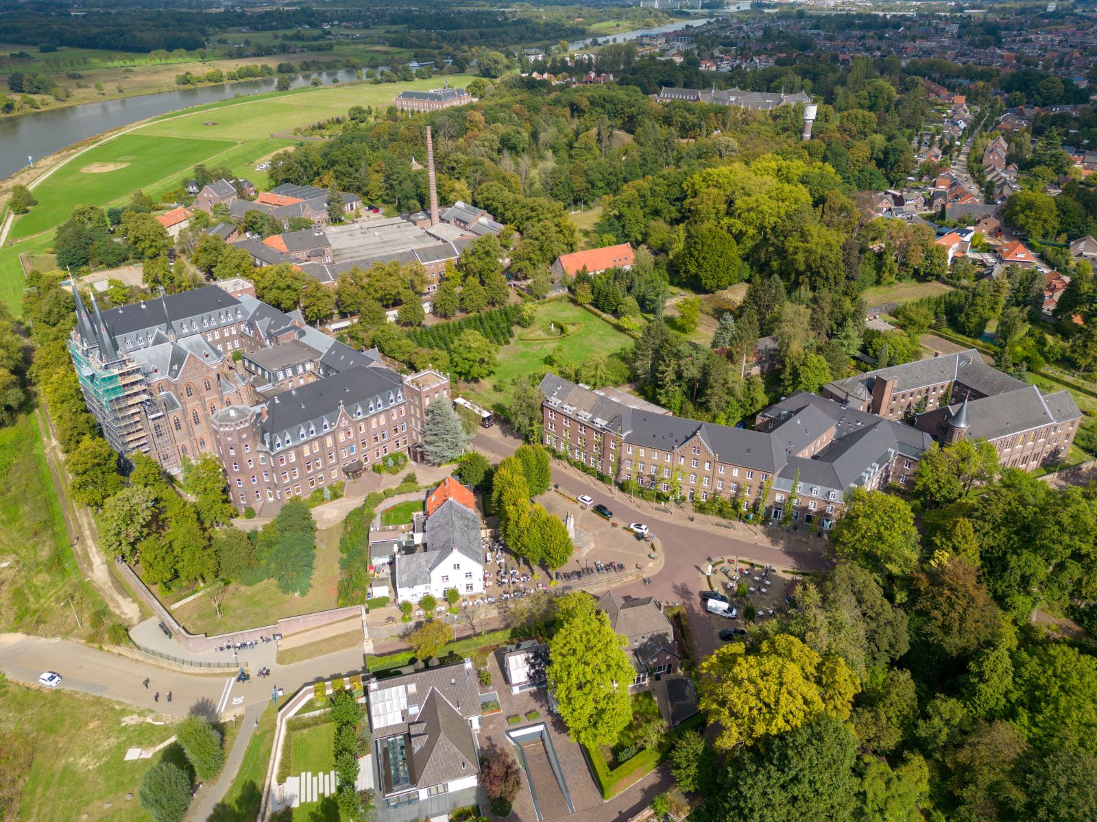 De mooiste wandelingen langs kloosters en kloostertuinen; Kloosterdorp Steyl.