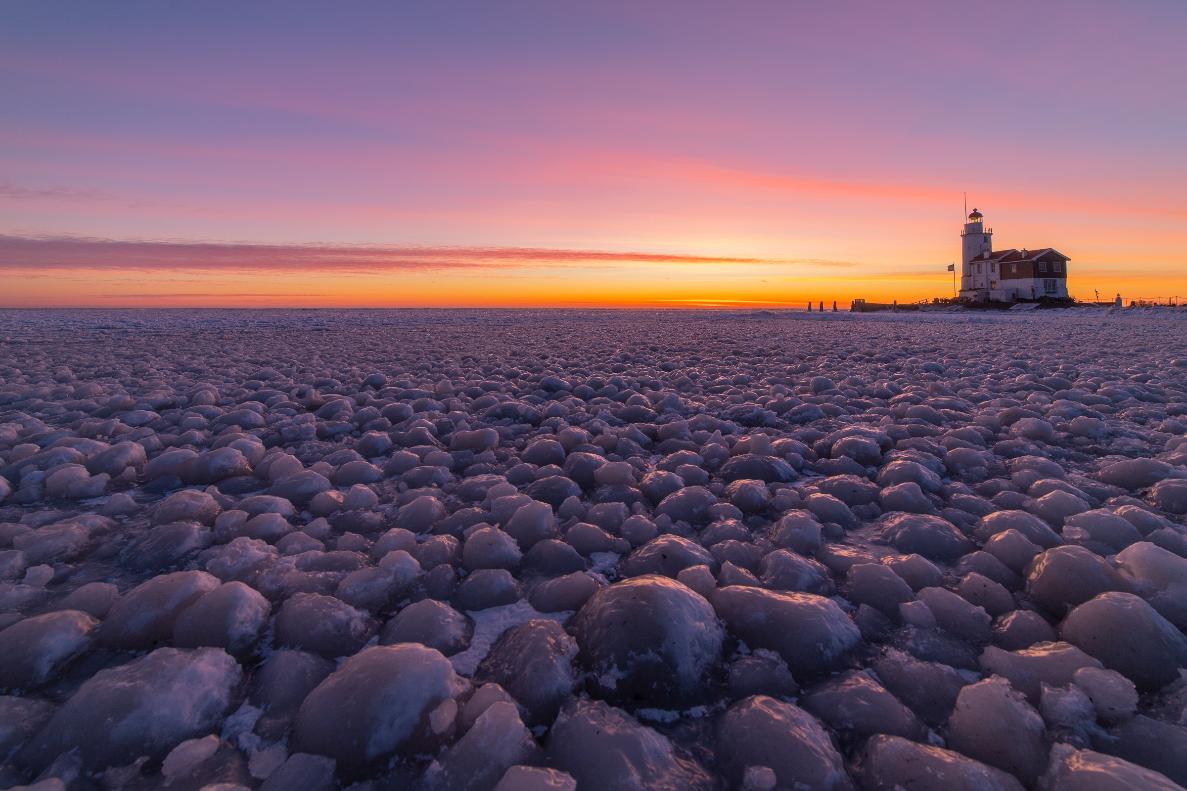 De winnende foto van de zonsopkomst op Marken, gemaakt door Corné Ouwehand 