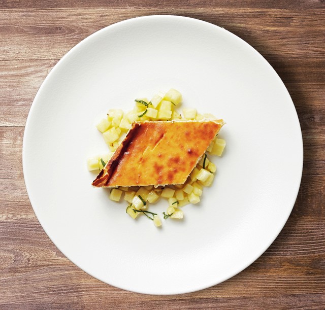 Gebakken kwarktaart met ananascompote