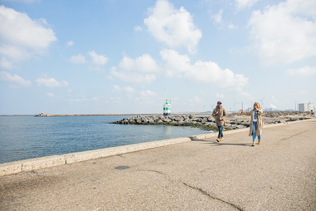 Humberto Tan op de Zuidpier in IJmuiden