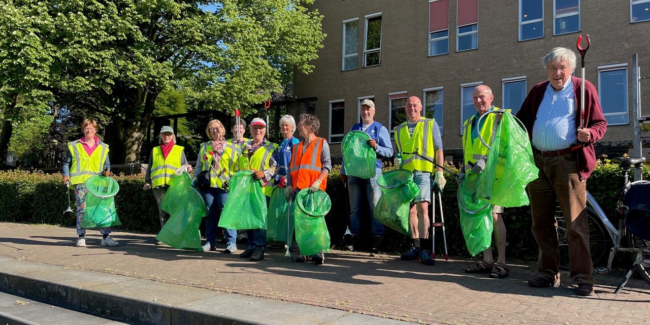 De Oosterbeekse zwerfafvalbrigade, foto: Anton Damen