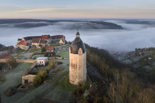 Freyburg Schloss Neuenburg Luftaufnahme ©Investitions Und Marketinggesellschaft Sachsen Anhalt Mbh Alf Maron