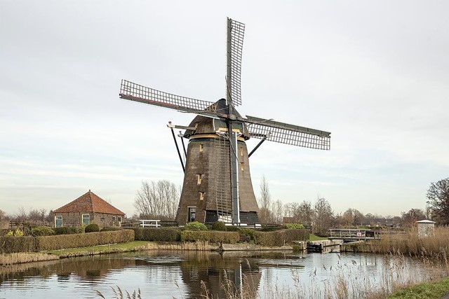 De Mooiste Wandelroutes Langs Molens Van Bemalen Tot Paling Vissen, Hazerswoude Dorp