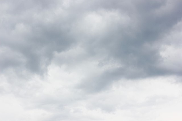 Zomerse wandeling? Smeren, smeren, smeren!; bewolkte lucht