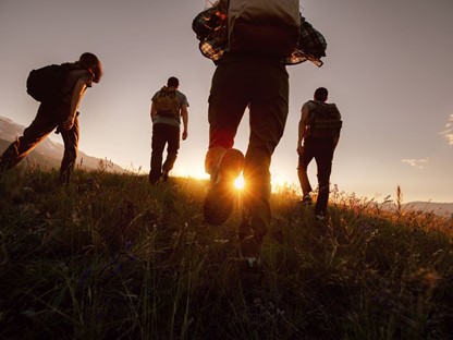 Tien Verrassende Tips Om Calorieen Te Verbranden: Wandelen heuvel