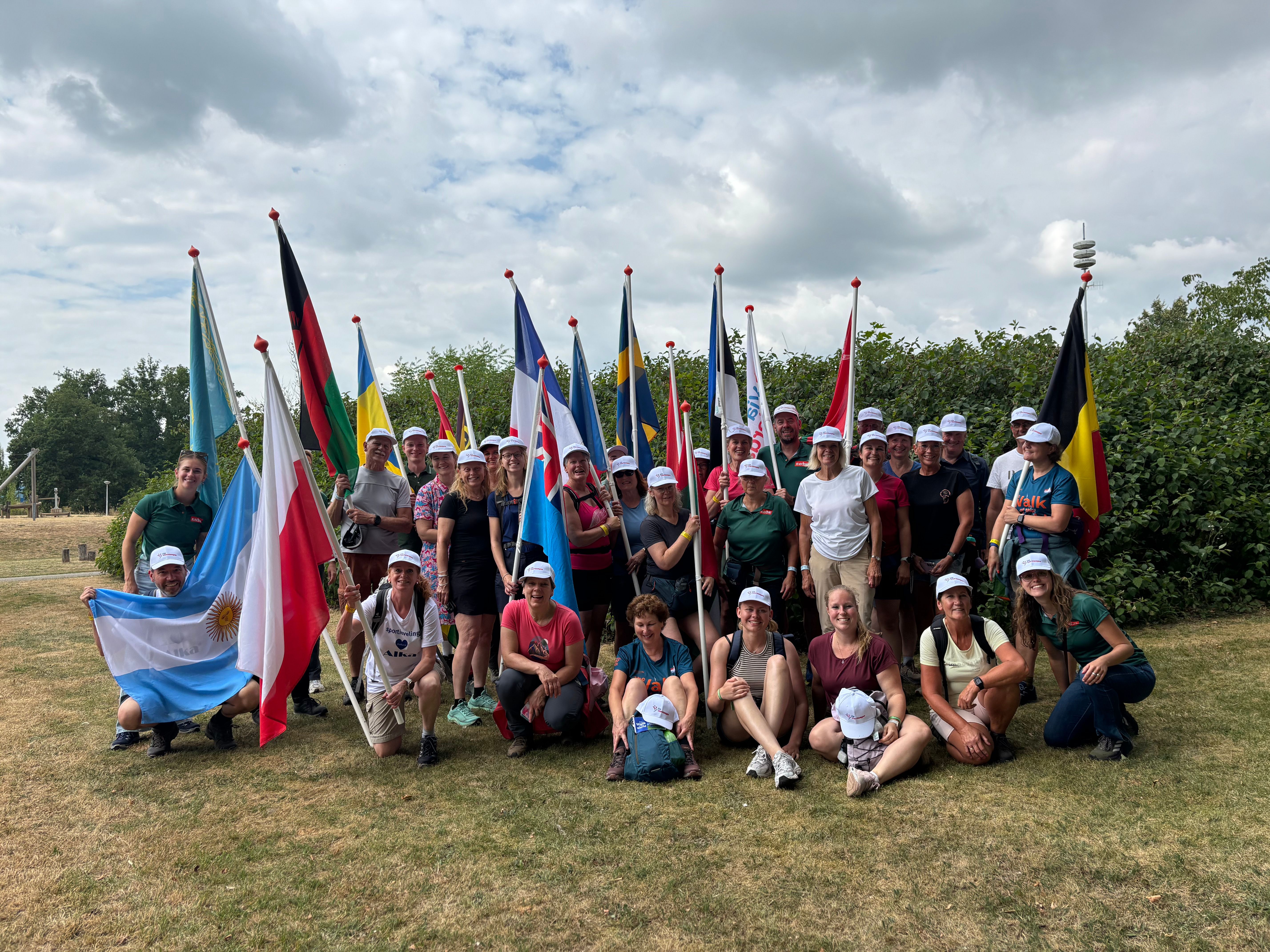 Via Vierdaagse Vlaggenparade 2025