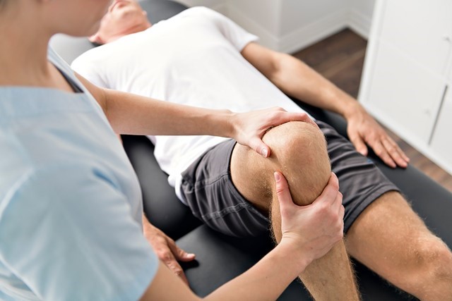 Wat Te Doen Bij Knieklachten Tijdens Het Wandelen Voorzijde Knie