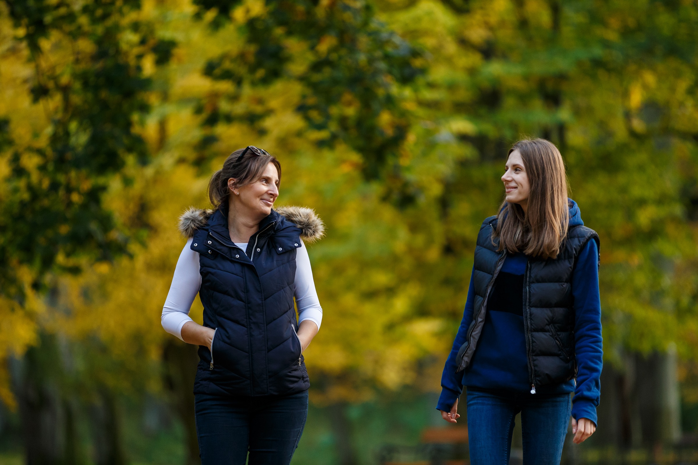 Duo aan het wandelen