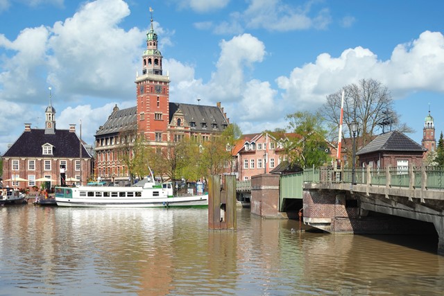 Het Hanzestadje Leer aan het water.