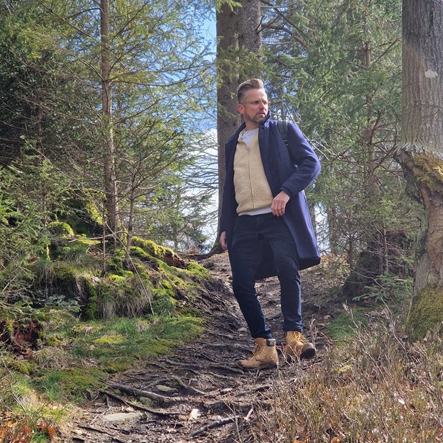 Patrick Martens in het bos.