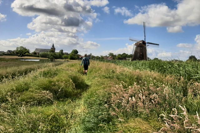 Sanne wandelt lang(e afstanden) met… Saskia de Vries