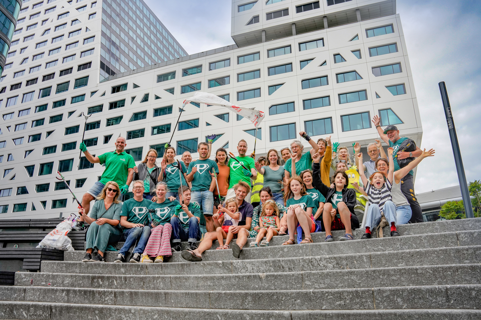 groep plandelaars op een trap.