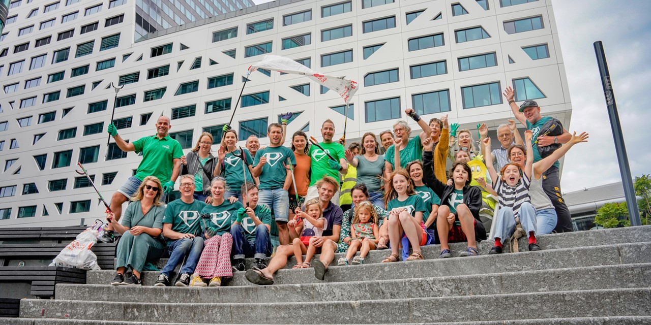 groep plandelaars op een trap.
