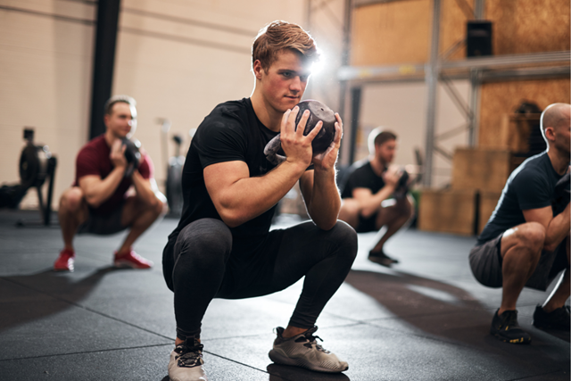 Krachttraining Voor Wandelaars 10 Oefeningen 2. Bovenbenen Squats