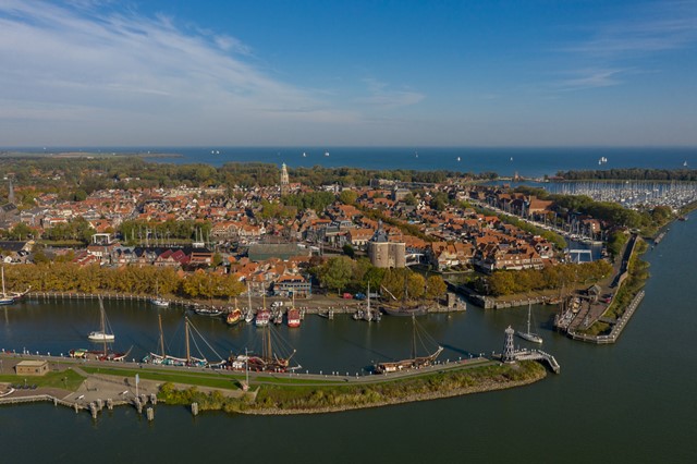 Enkhuizen vanuit de lucht.