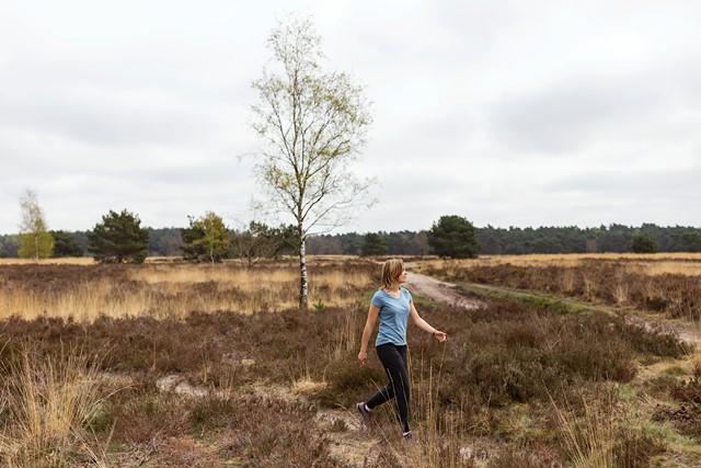 Afbeelding Saskia van den Brand in de Rucphense bossen