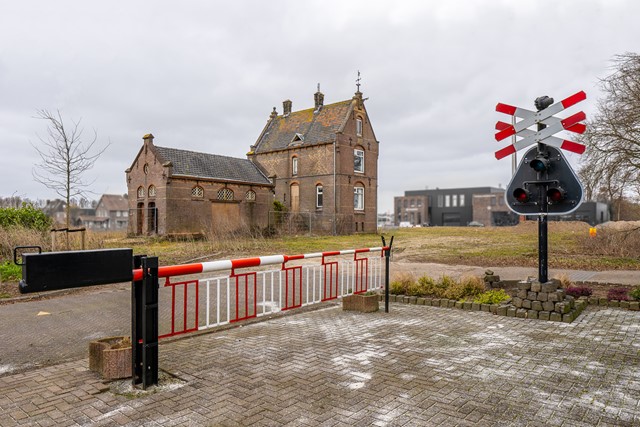 afbeelding van het oude stationsgebouw Woudenberg-Scherpenzeel.