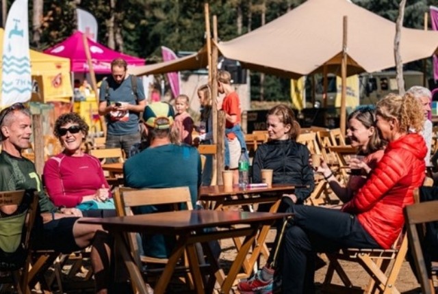 Zeven Hoogtepunten Van De Zevenheuvelenhike Drankje Bij De Finish