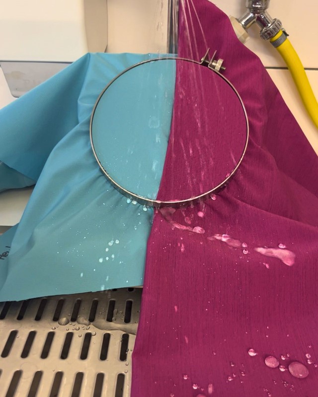 Materiaalonderzoek PFAS-vrije regenkleding