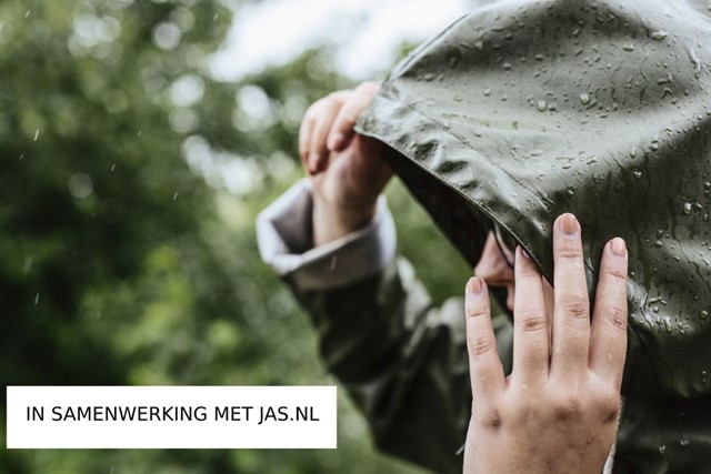 Een donkergroene jas van jas.nl