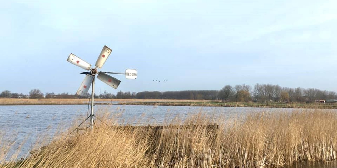 Windrichting meter aan het water