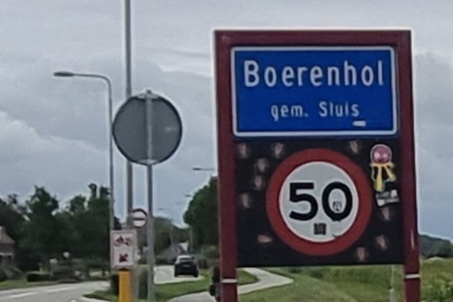 grappige plaatsnamen boerenhol sluis