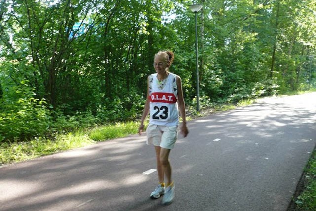 Hanny Klumpkens (74) is een van de wandelkampioenen van Nederland