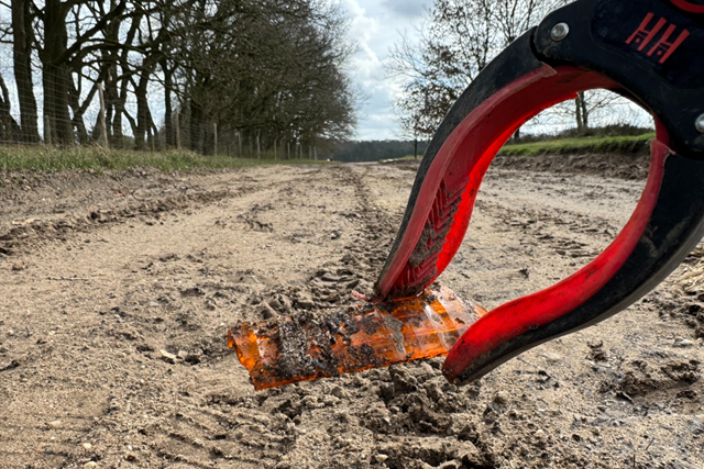 Plandelman Ontmoet De Boswachter Met Lippenstift; afval natuur