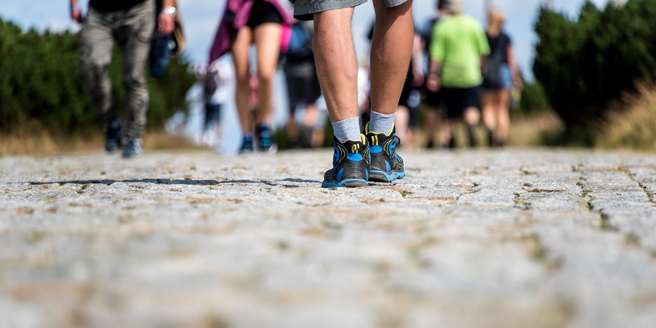 Header | 6 tips om je wandeltempo te verhogen