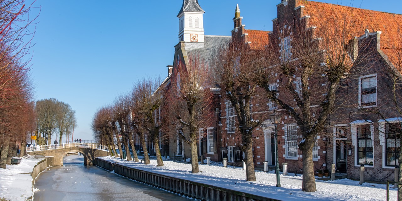 Wandelen in de kleinste steden in Nederland : Sloten.