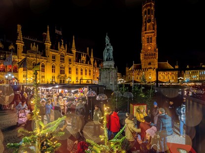 afbeelding van Wintergloed Brugge in de avond.