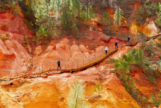 3. Provence Wandelen Door Zon, Oker En Eeuwenoude Cultuur