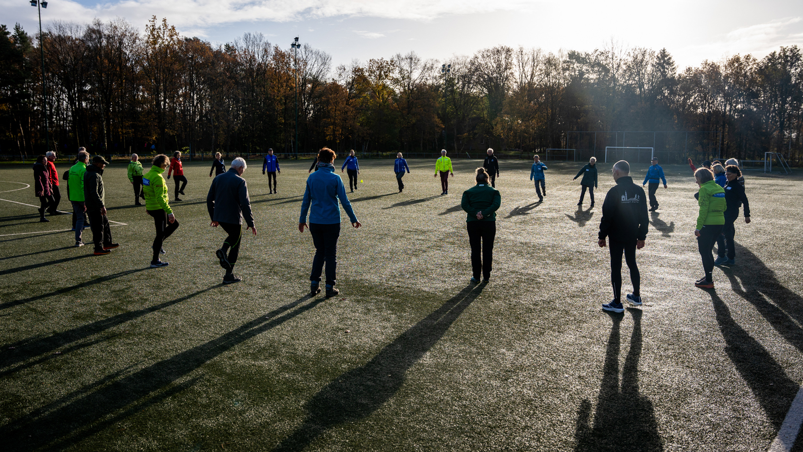 Mensen tijdens een wandeltraining