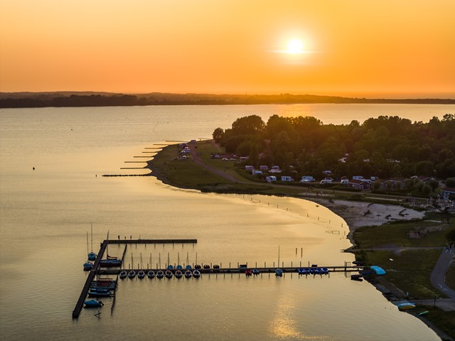 Zonsondergang bij RCN de Schotsman aan het Veerse Meer